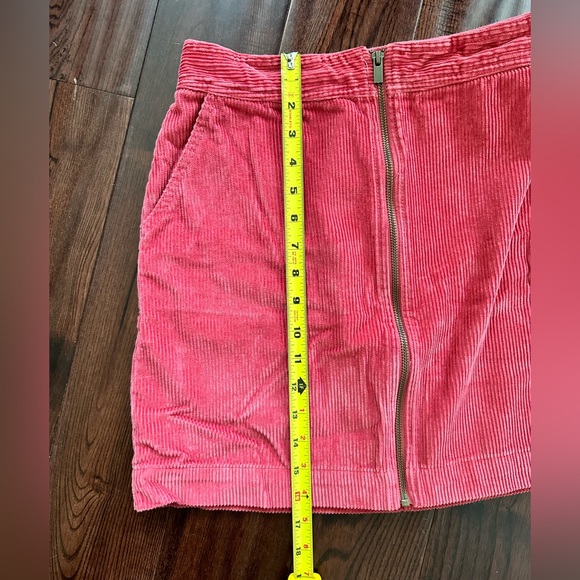 Pink / Mauve corduroy zip up skirt - Picture 2 of 5